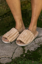 Cargar imagen en el visor de la galería, pantuflas slippers pijamas
